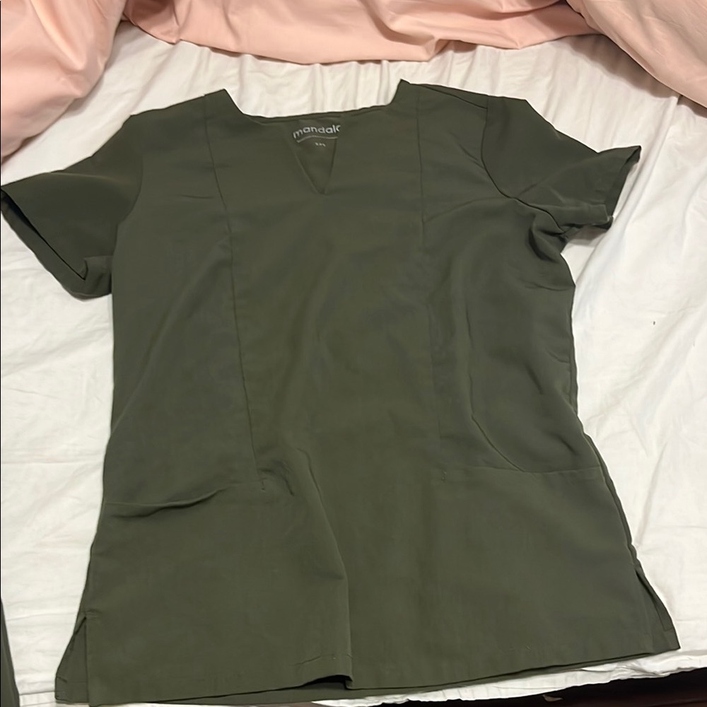 COPY - Mandala 5 Pocket Notch Neck Top Olive